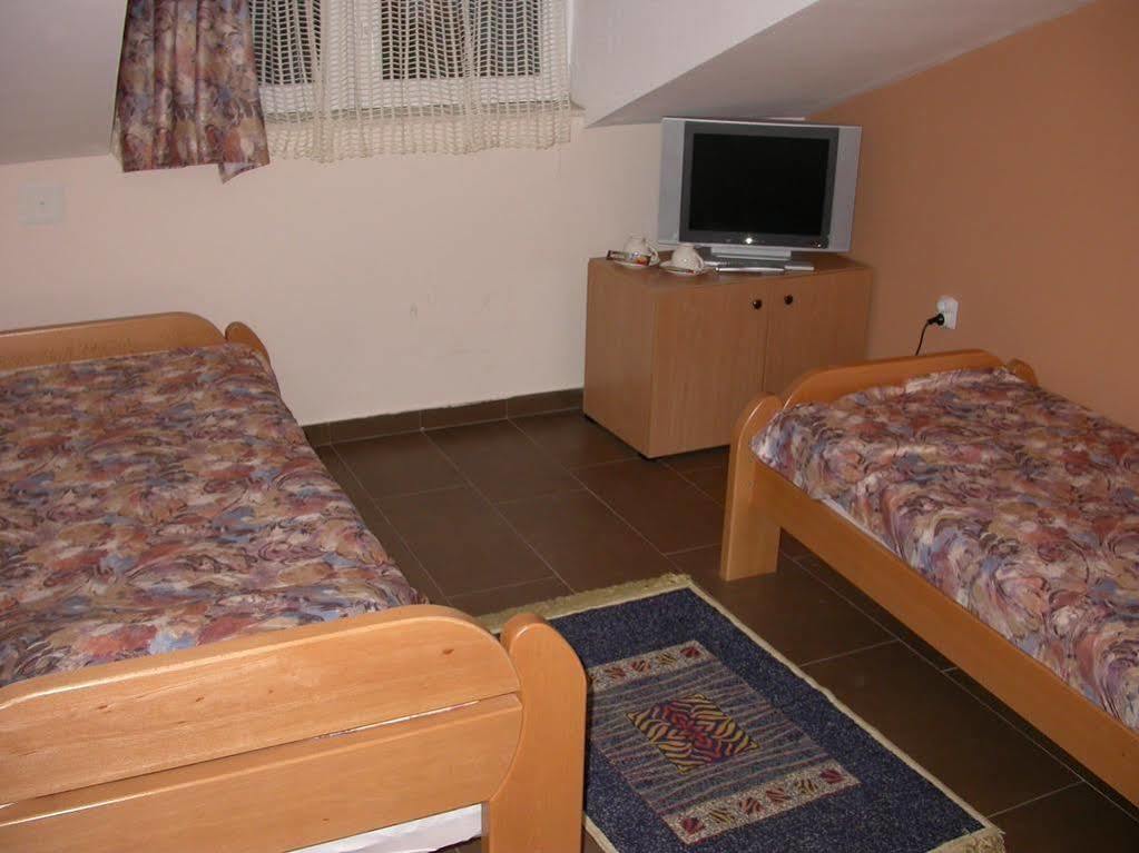 Royal Apartments Ni Esterno foto